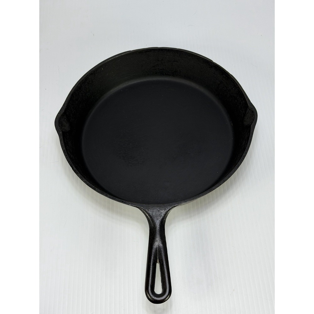Vintage #8 Unmarked Lodge Cast Iron Skillet 3 Notch Heat Ring Restored Seasoned